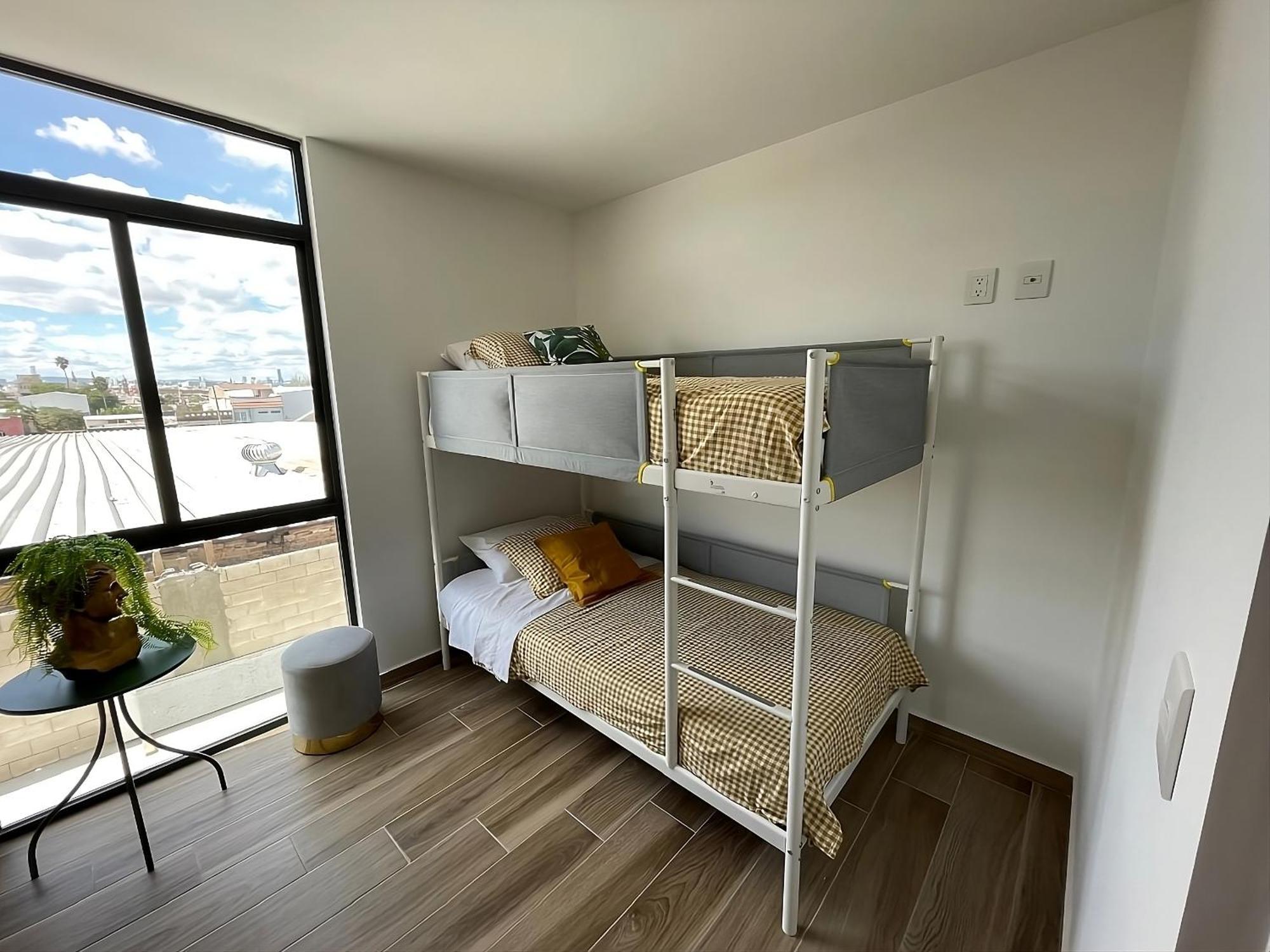 Depa Familiar Centrico Gdl Con Estacionamiento Apartman Guadalajara Kültér fotó