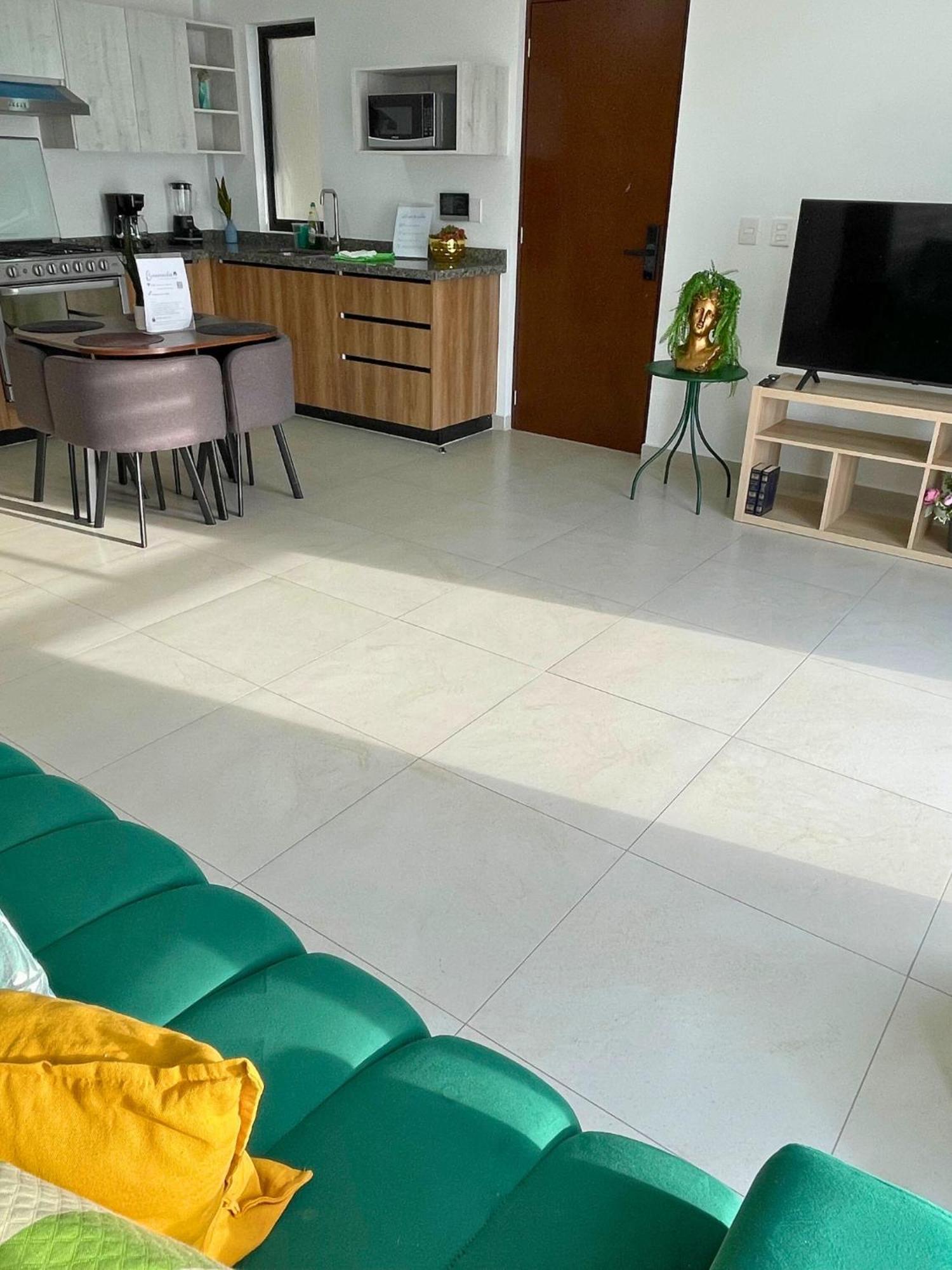 Depa Familiar Centrico Gdl Con Estacionamiento Apartman Guadalajara Kültér fotó