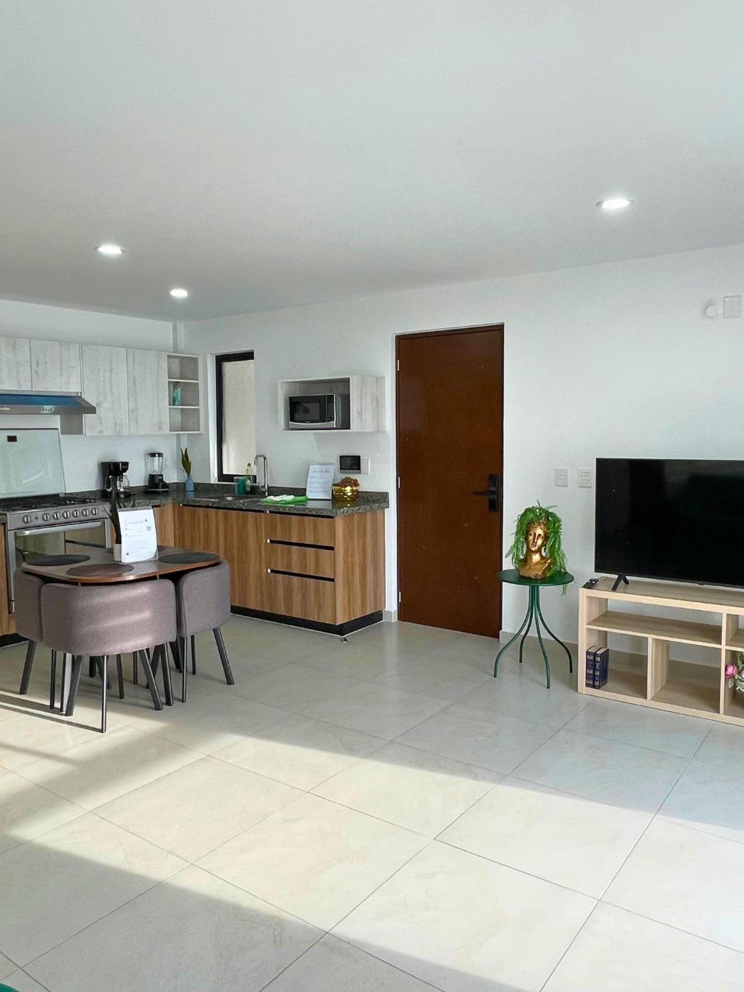 Depa Familiar Centrico Gdl Con Estacionamiento Apartman Guadalajara Kültér fotó